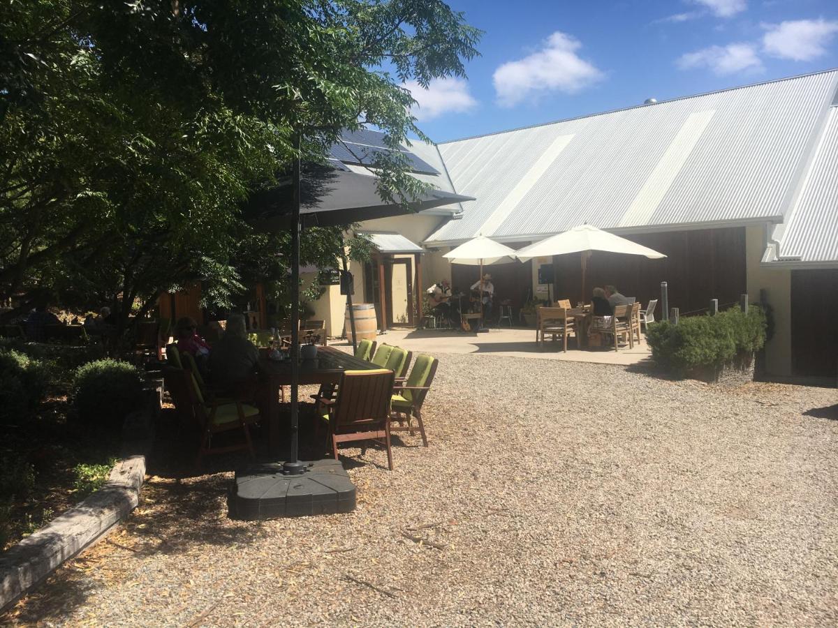 The Farm Willunga Bed & Breakfast Екстериор снимка